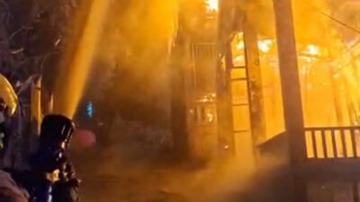 Geger! Api Muncul Hanguskan Dua Rumah Warga di Jalan Lingkar Kota Muara Teweh
