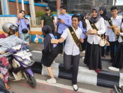 Semarakkan Bulan Ramadan, Disdalduk KB P3A Barito Utara Bagikan Takjil ke Masyarakat
