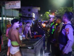 Cosplay Tuyul Tengah Malam di Jalan A Yani, Sekelompok Remaja Ditegur Polisi
