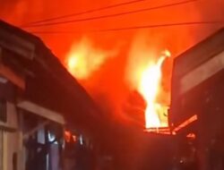 Api Berkobar Tinggi di Malkon Temon Banjarmasin Utara, Warga Berhamburan Keluar Rumah
