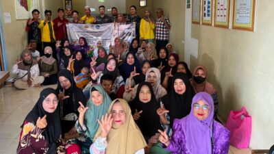 Dosen Administrasi Publik FISIP ULM Ajak Warga Mantuil Banjarmasin Rawat Fasilitas Sanitasi Berbasis Lingkungan Lahan Basah