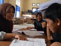 Di Balik Bangku Sekolah, Masih Ada Anak Kesulitan Membaca dan Menulis