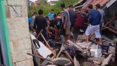 Tiga Rumah Ambruk di Tatah Makmur, Satu Orang Meninggal Dunia