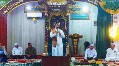 Maulid Nabi Muhammad saw di Masjid Baiturrahim, Ust Rasyid Ridho: Jangan Bingung Mencari Panutan